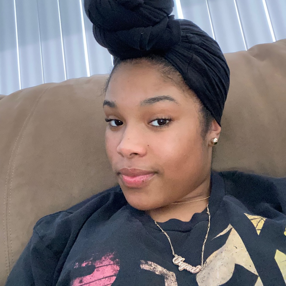 Meet your Posher, Pamela